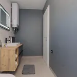 Cozy Home In Vrsi With Sauna