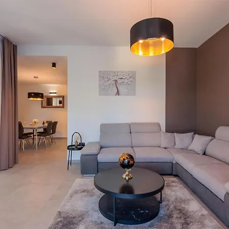Cozy Home In Vrsi With Sauna Nyaraló *
