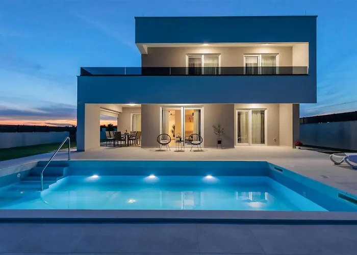 Cozy Home In Vrsi With Wi-Fi Vrsi