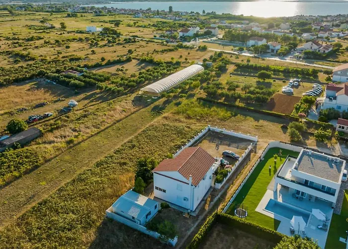 Cozy Home In Vrsi With Wi-Fi *