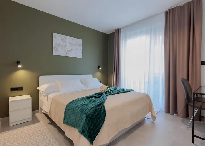 Cozy Home In Vrsi With Wi-Fi Vikendica